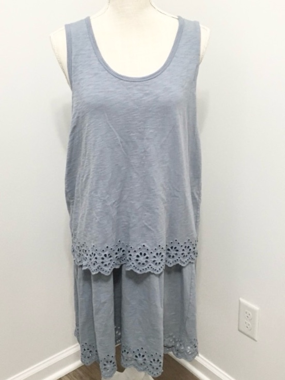True Grit Dylan Tiered Lux Cotton Eyelet Jersey Knit Shift Dress M